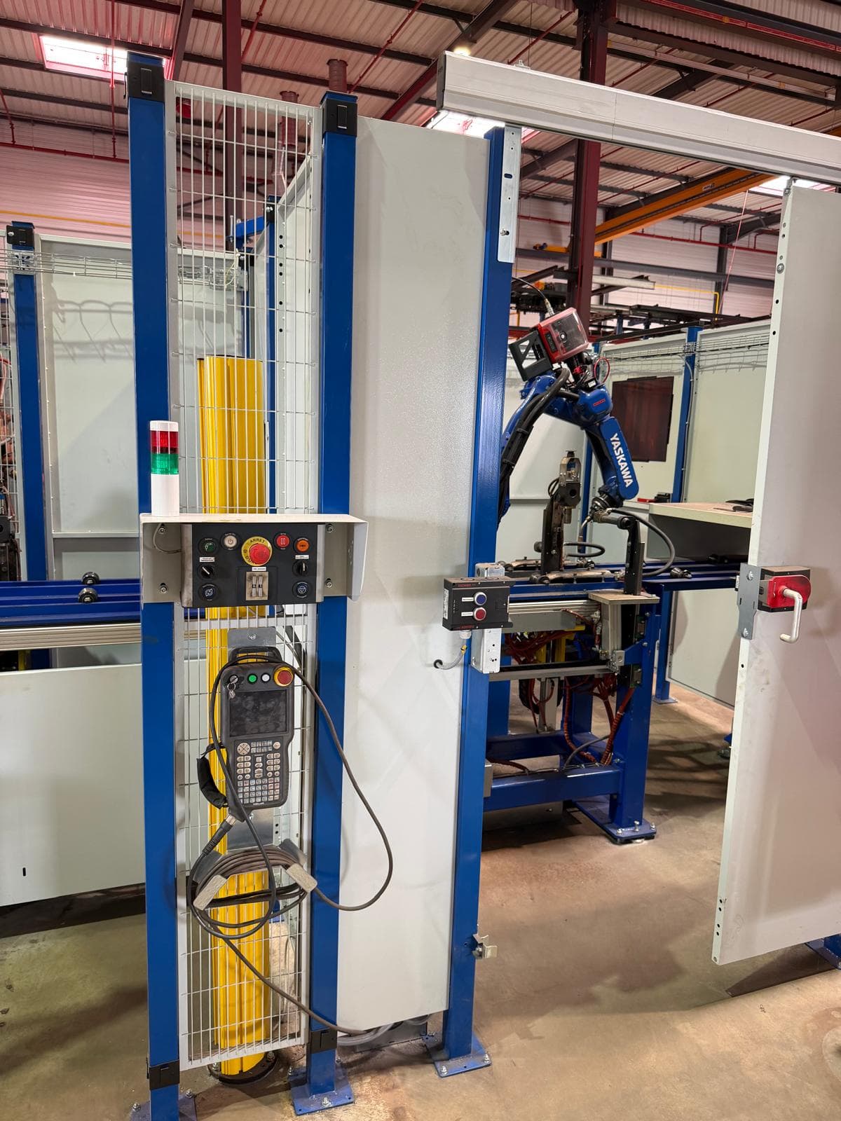 Cellule de soudage robotisée Yaskawa, vue d'ensemble